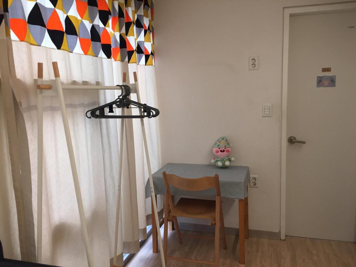 Inside Busan Hostel Экстерьер фото