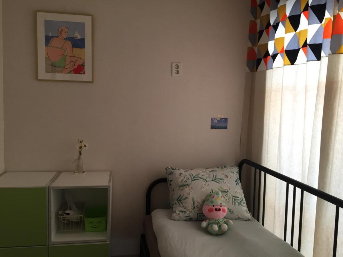 Inside Busan Hostel Экстерьер фото