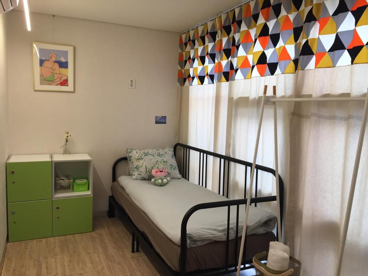 Inside Busan Hostel Экстерьер фото