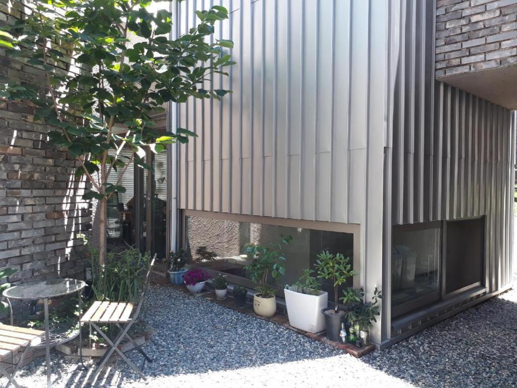 Inside Busan Hostel Экстерьер фото