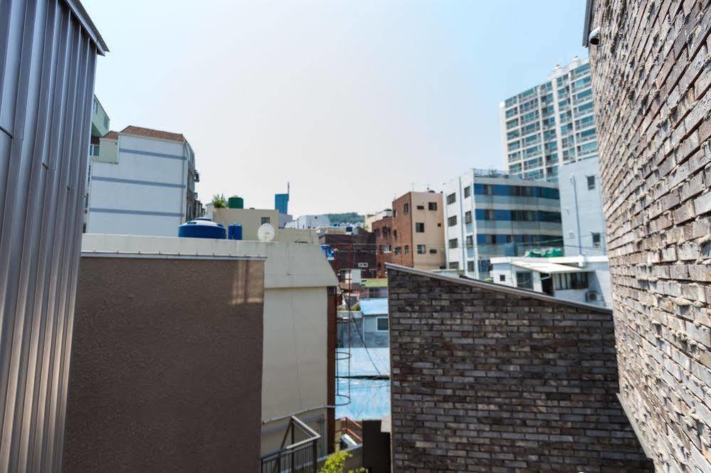 Inside Busan Hostel Экстерьер фото